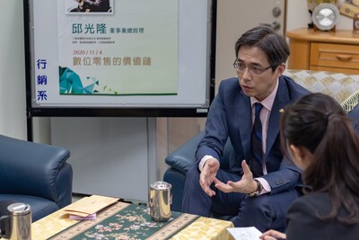 邱總經理無私分享智慧零售在美廉社的實際應用圖片