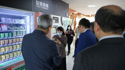 漢神南野雄介總經理以及公司高階主管 參訪行銷系智慧零售實驗室 歐宗殷�圖片